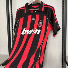 Carregar imagem no visualizador da galeria, Camisa I Retrô Milan 2006/07