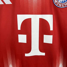 Carregar imagem no visualizador da galeria, Camisa I Bayern de Munique 2025/26