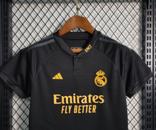 Carregar imagem no visualizador da galeria, Kit Infantil Real Madrid - 2023/24