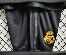 Carregar imagem no visualizador da galeria, Kit Infantil Real Madrid - 2023/24