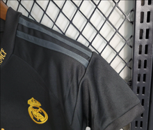 Carregar imagem no visualizador da galeria, Kit Infantil Real Madrid - 2023/24