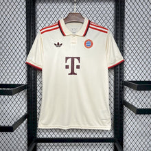 Carregar imagem no visualizador da galeria, Camisa III Bayern de Munique 2024/25
