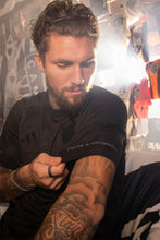 Carregar imagem no visualizador da galeria, Camisa Atlético Mineiro All Black 2025