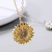 Carregar imagem no visualizador da galeria, COLAR GIRASSOL - VOCÊ É MEU RAIO DE SOL