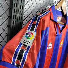 Carregar imagem no visualizador da galeria, Camisa Retrô Barcelona I 1996/97
