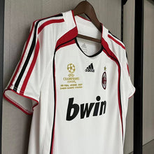Carregar imagem no visualizador da galeria, Camisa II Retrô Milan 2006/07
