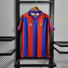 Carregar imagem no visualizador da galeria, Camisa Retrô Barcelona I 1996/97
