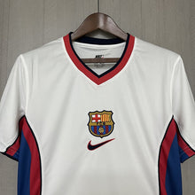 Carregar imagem no visualizador da galeria, Camisa Retrô Barcelona II 1998/99
