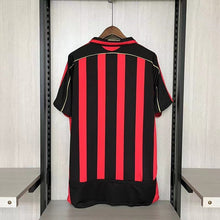 Carregar imagem no visualizador da galeria, Camisa I Retrô Milan 2006/07
