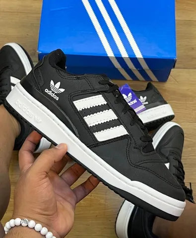 TÊNIS ADIDAS PRETO/BRANCO FORUM LOW