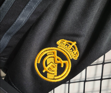 Carregar imagem no visualizador da galeria, Kit Infantil Real Madrid - 2023/24
