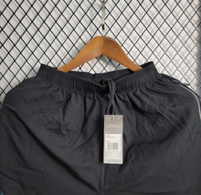 Carregar imagem no visualizador da galeria, Shorts Adidas Preto - Com Bolso

