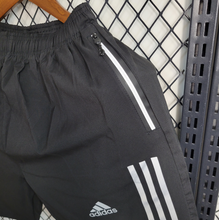 Carregar imagem no visualizador da galeria, Shorts Adidas Basic - Com Bolso
