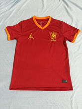 Carregar imagem no visualizador da galeria, Camisa Brasil 2025/26 Vermelha
