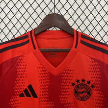 Carregar imagem no visualizador da galeria, Camisa I Bayern de Munique 2024/25

