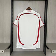 Carregar imagem no visualizador da galeria, Camisa II Retrô Milan 2006/07
